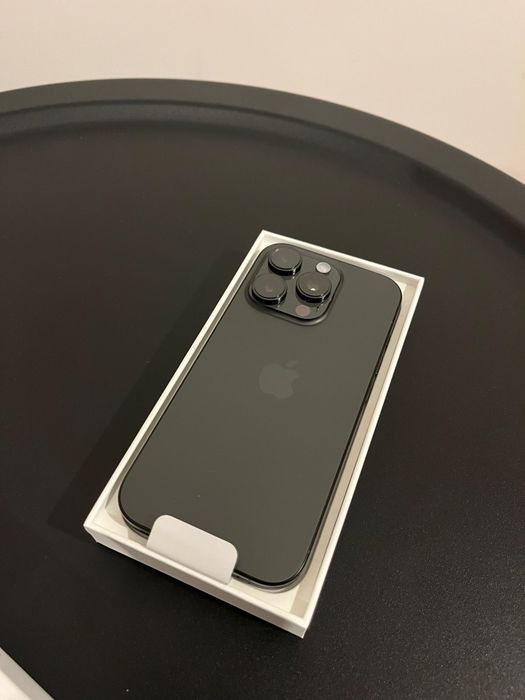 iPhone 16 Pro 512 GB Titânio Preto com Capa MagSafe Apple
