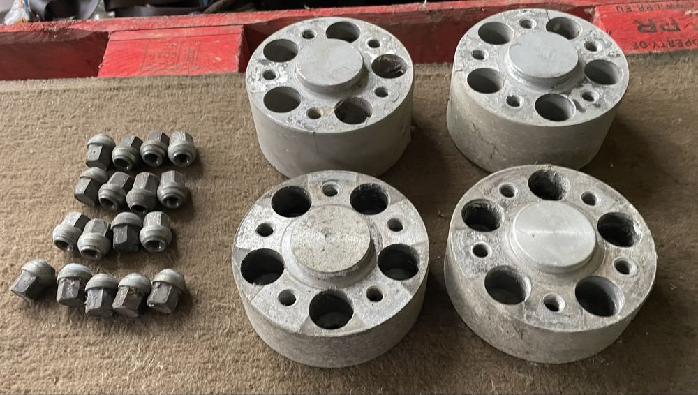 Espacaçadores Subaru Impreza com porcas