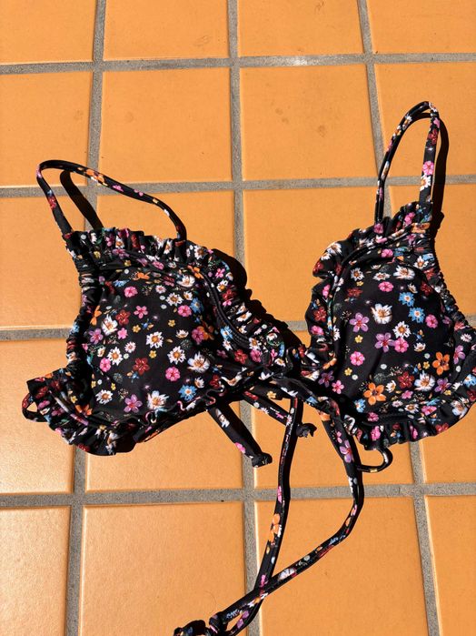 Conjunto de biquini novo 38