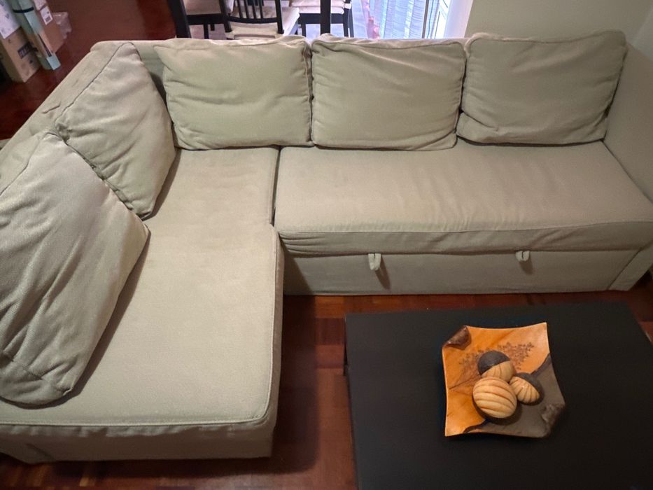 Sofá cama com chaise longue