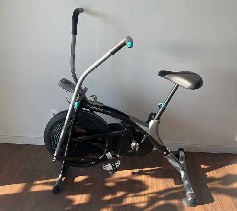 Bicicleta indoor Drumfit WOD Rider 1000 Eolo com resistência de ar