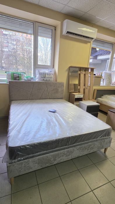 Ліжко м'яке двоспальне