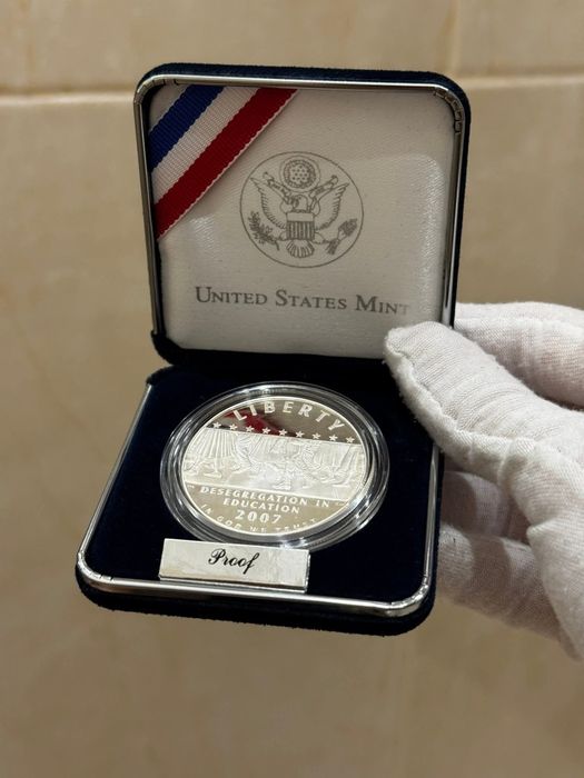 Долар США 2007р. Школа в Літл - Рок. СРІБЛО. ПРУФ. Сертифікат