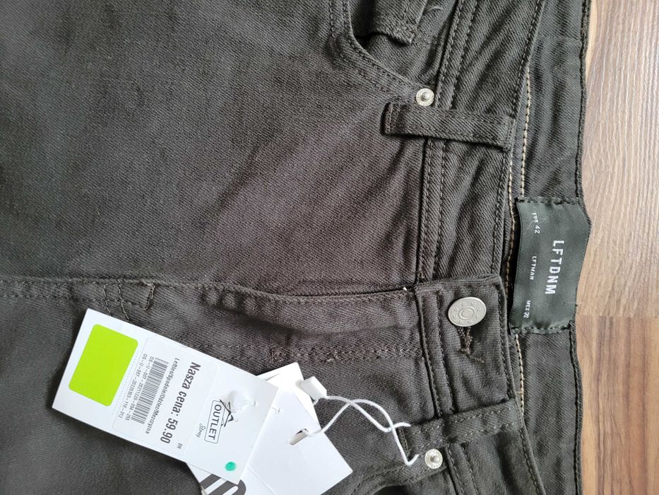 Spodnie męskie nowe 42