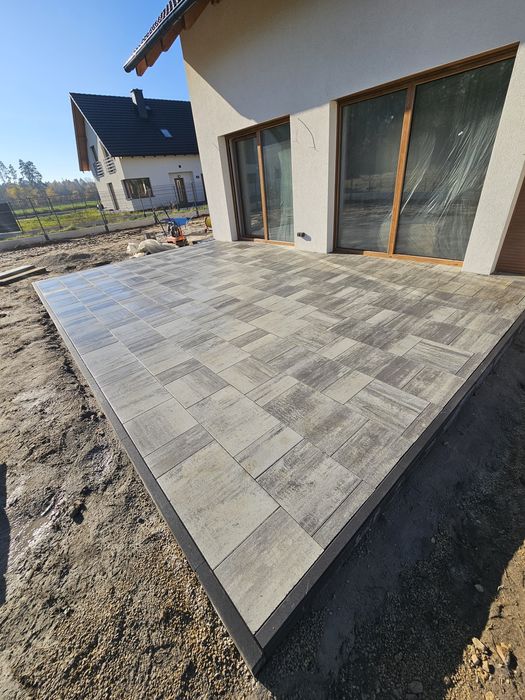 Brukarstwo, Ogrodzenia, Kostka Brukowa, Układanie kostki Brukowej