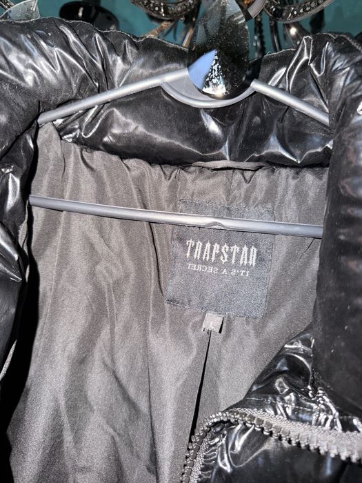 Czarna, błyszcząca kurtka puchowa Trapstar – unisex