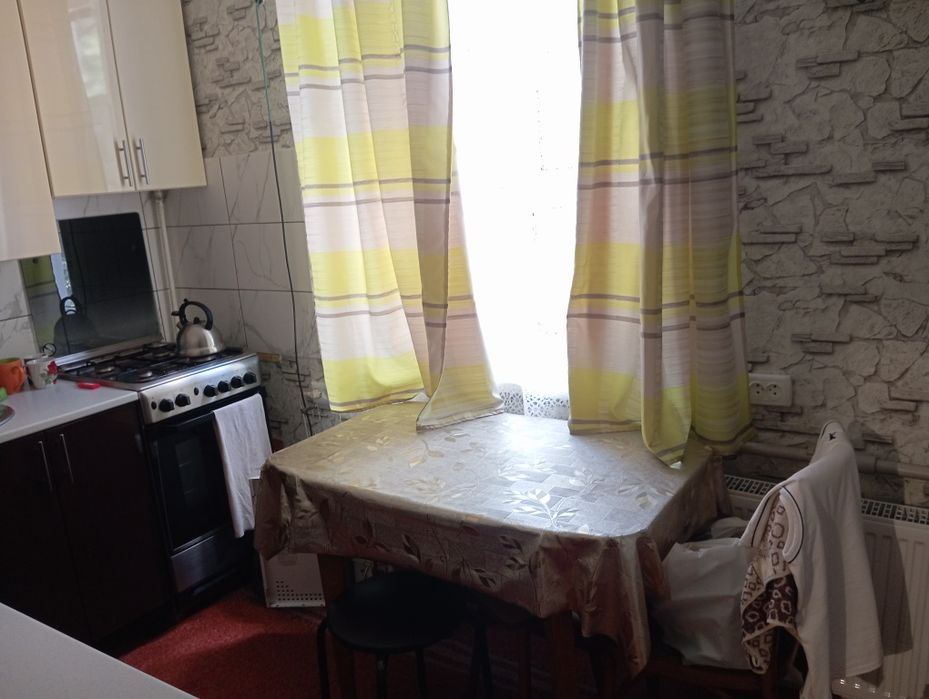 Продам 3-кімнатну квартиру в центрі