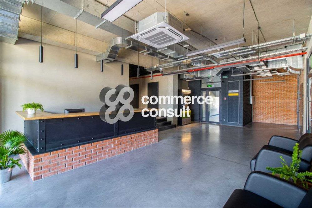 Продаж окремостоячої офісної будівлі