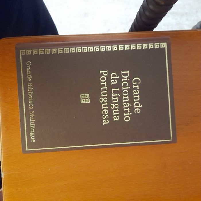 Vendo colecção de Livros Grandes Dicionarios