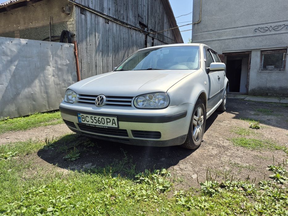 VW Golf 4 1.6 бензин