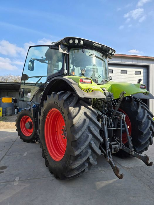 Claas  Axion 830