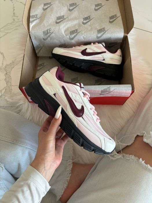 Nike Initiator Pink Black Burgundy