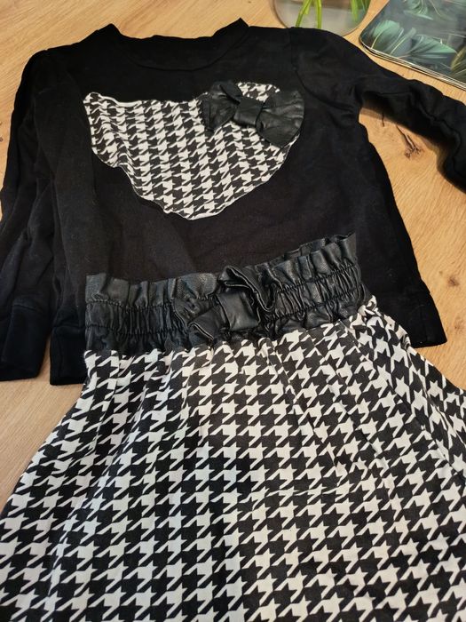 Strój galowy dla dziewczynki 110 rozmiar