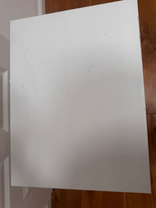 Biały stolik nocny - Ikea, seria Hemnes