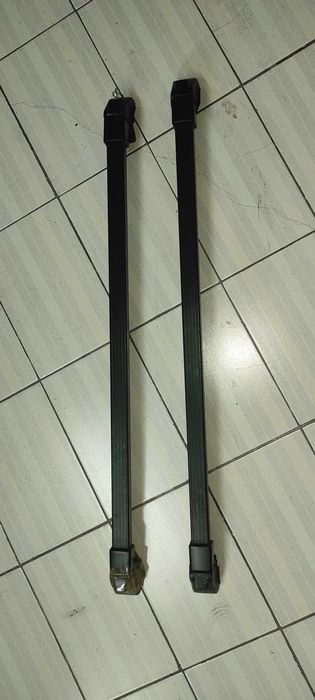 Vendo conjunto de barras de tejadilho originais Ford, compatíveis com Ford Focus (Station Wagon) dos anos 1998 a 2003.
