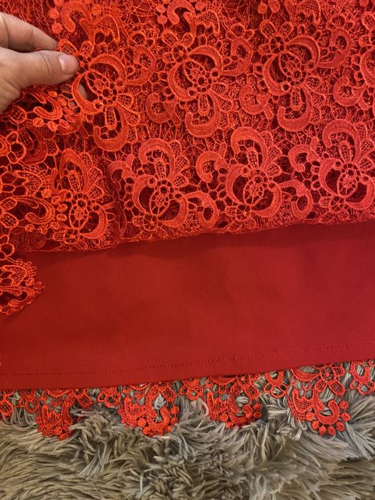 Сукня червона