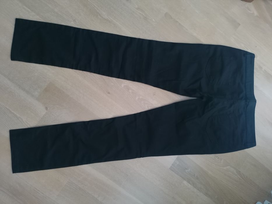 Czarne proste spodnie rozmiar 42