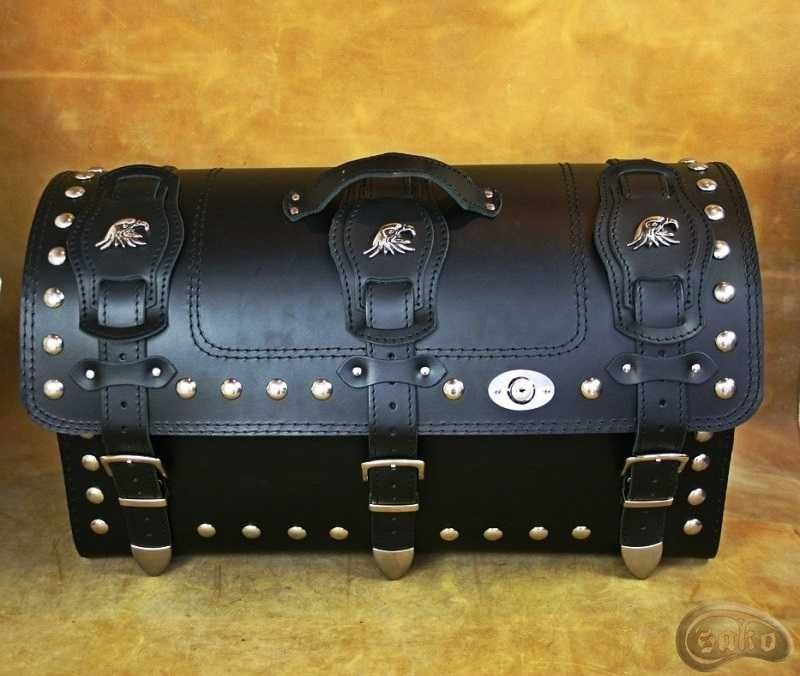 Kufer K1810 z zamkiem, kieszonkami oraz nakładkami producent SAKO