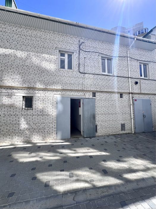 Продаж комерційної будівлі