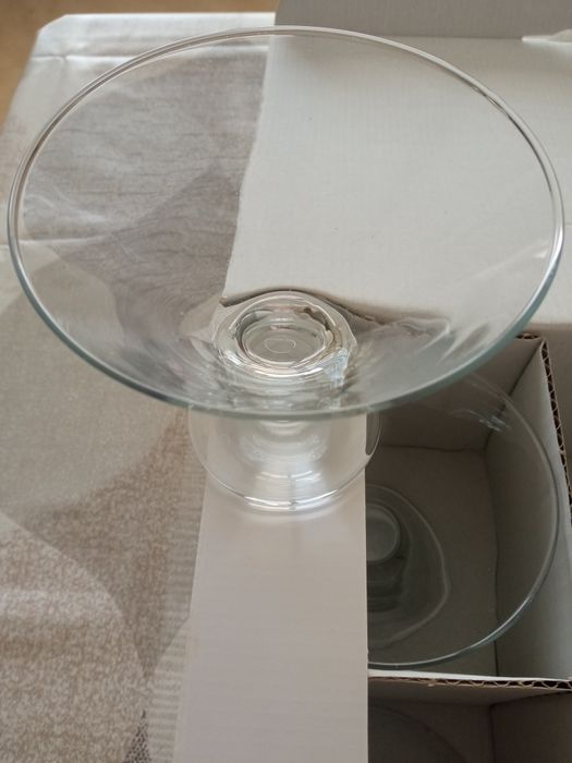 Taças de vidro como novas