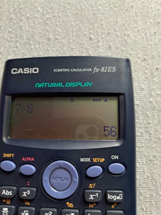 Kalkulator  naukowy  Casio  FX-82 ES  - 249 funkcji