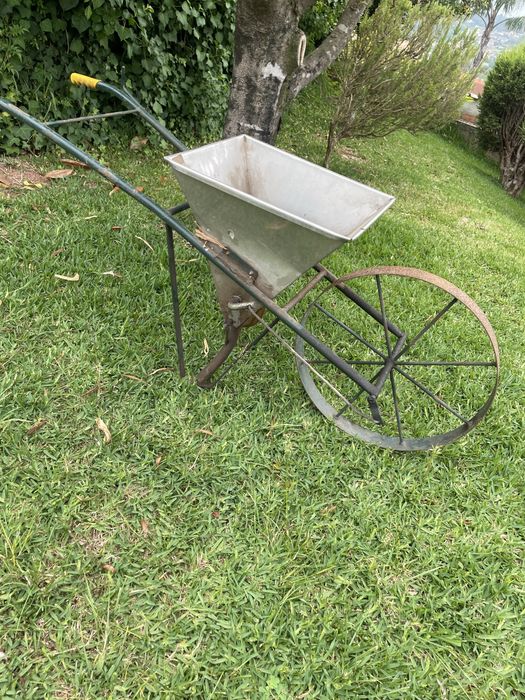 Carro para adubo