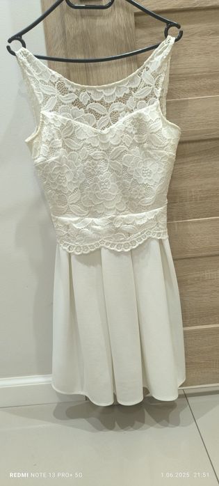 Biała sukienka na ślub cywilny