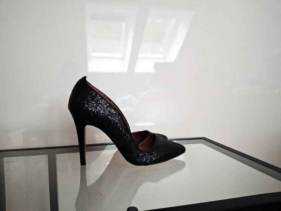 Stradivarius czarne eleganckie szpilki brokatowe rozmiar 38