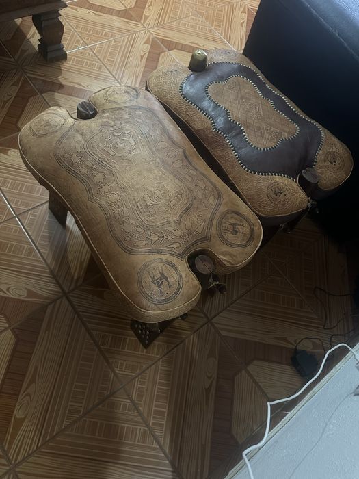 Conjunto de 2 bancos decorativos