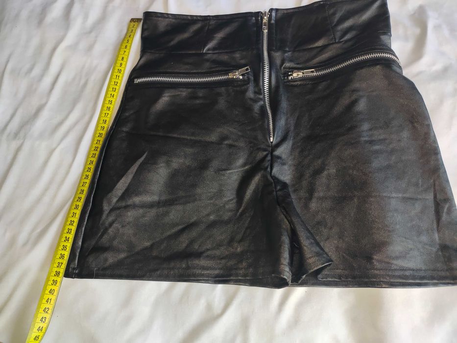 Шорти з блискавкою з тонкої екошкіри, р.М
