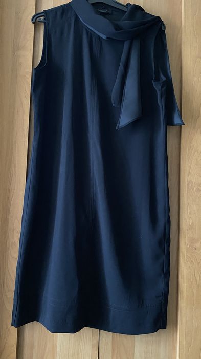 Нова чорна сукня