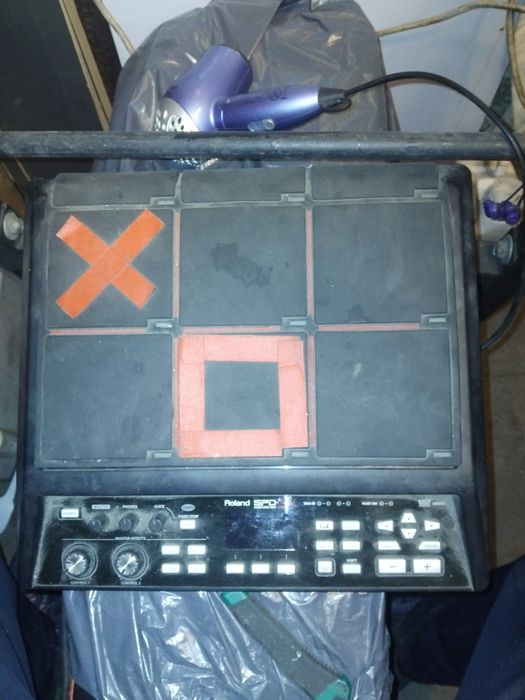 Roland elektryczny perkusja.