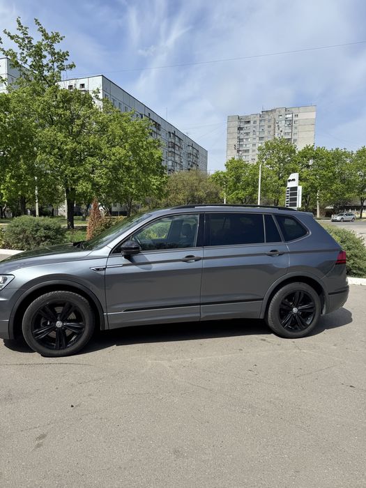 Volkswagen  tiguan R-Line оригінал продам авто