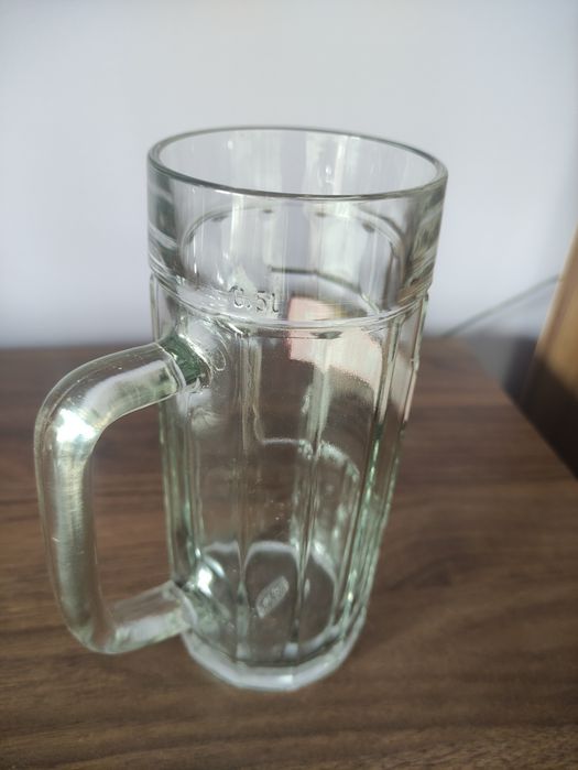 Szklany pokal do piwa