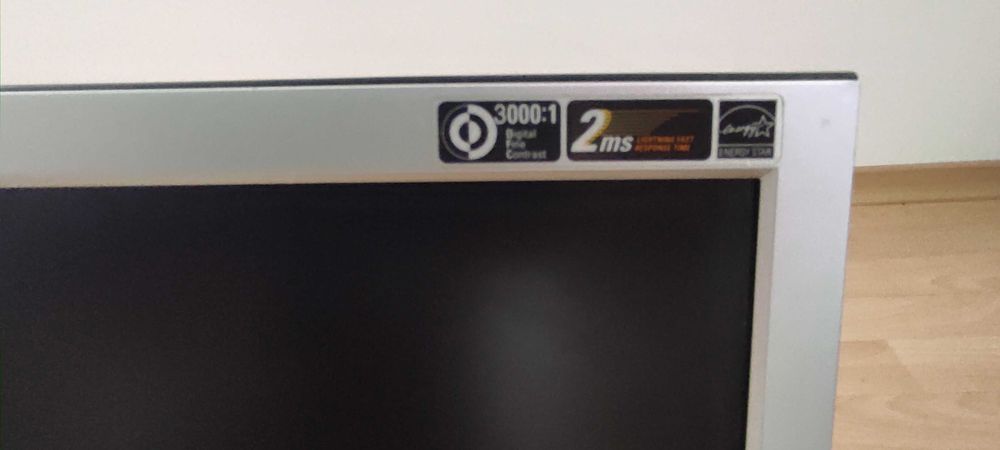 Monitor 19 cali LG Flatron Slim model L1970HR