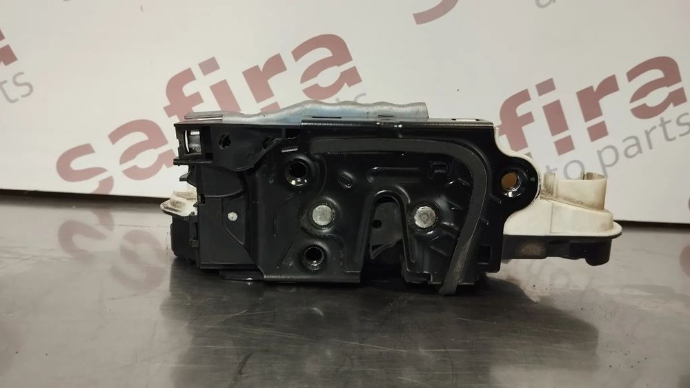 FECHO DA PORTA VOLKSWAGEN POLO V 6R REF. 5K1837015B FRENTE ESQUERDO