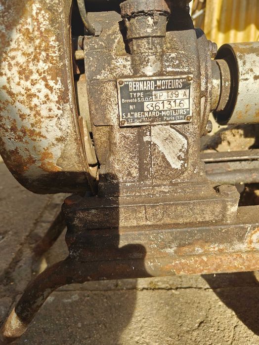 Motor Rega a Petróleo
