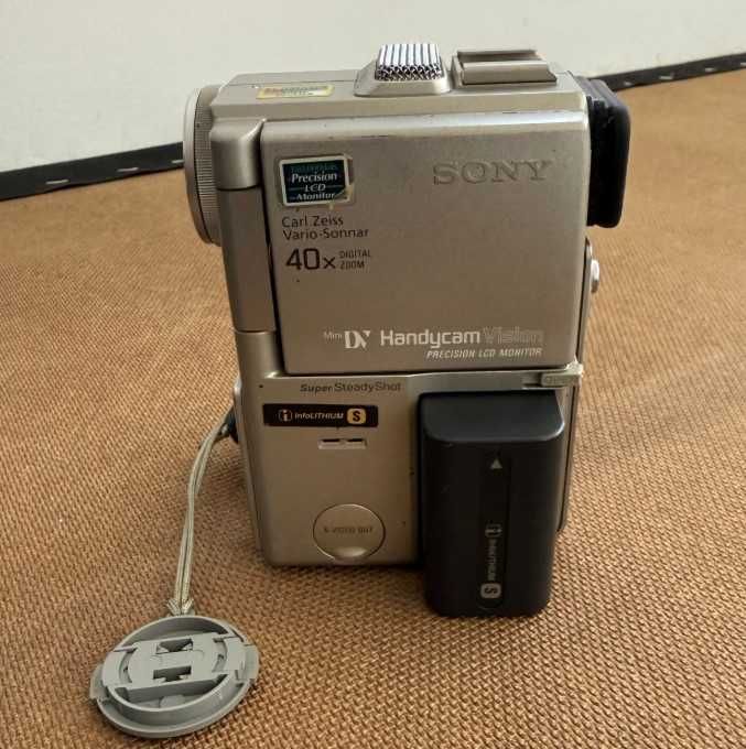 Câmara Sony DCR-PCR MiniDV