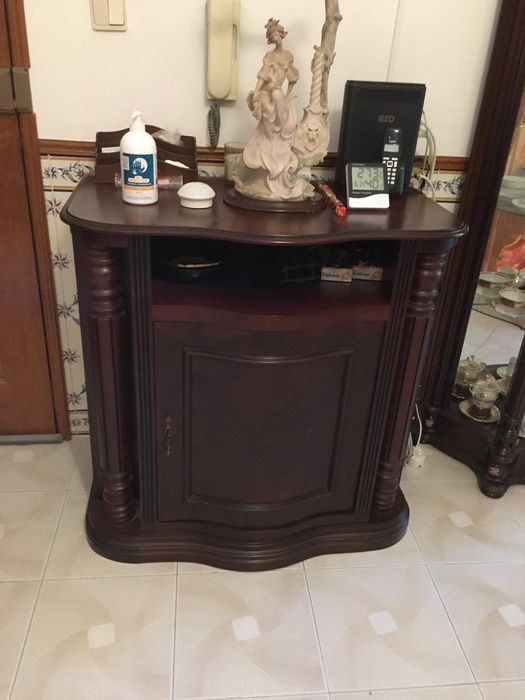 Movél Bar em madeira de mogno