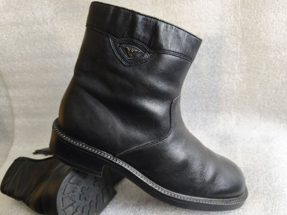 Мужские зимние кожаные сапоги.Размер 42.