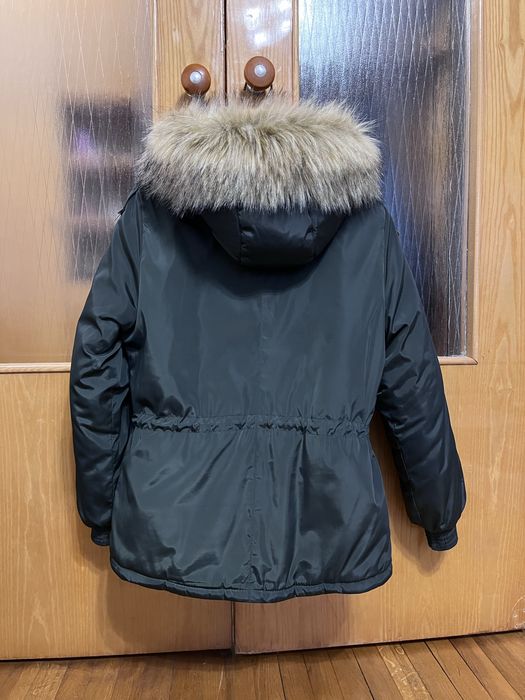 Курточка зимова.