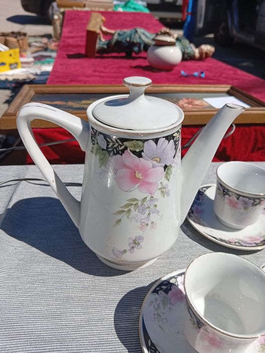 Vende se a loiça toda junta