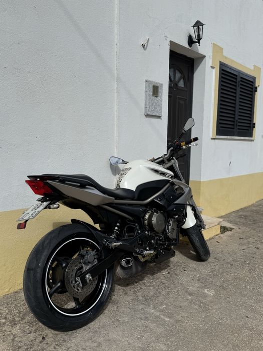 Yamaha XJ6 600 – 2010 – Excelente Estado – Pronta a Andar