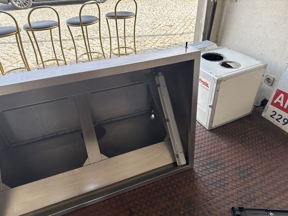 Hotte industrial 125 cm com caixa de extração