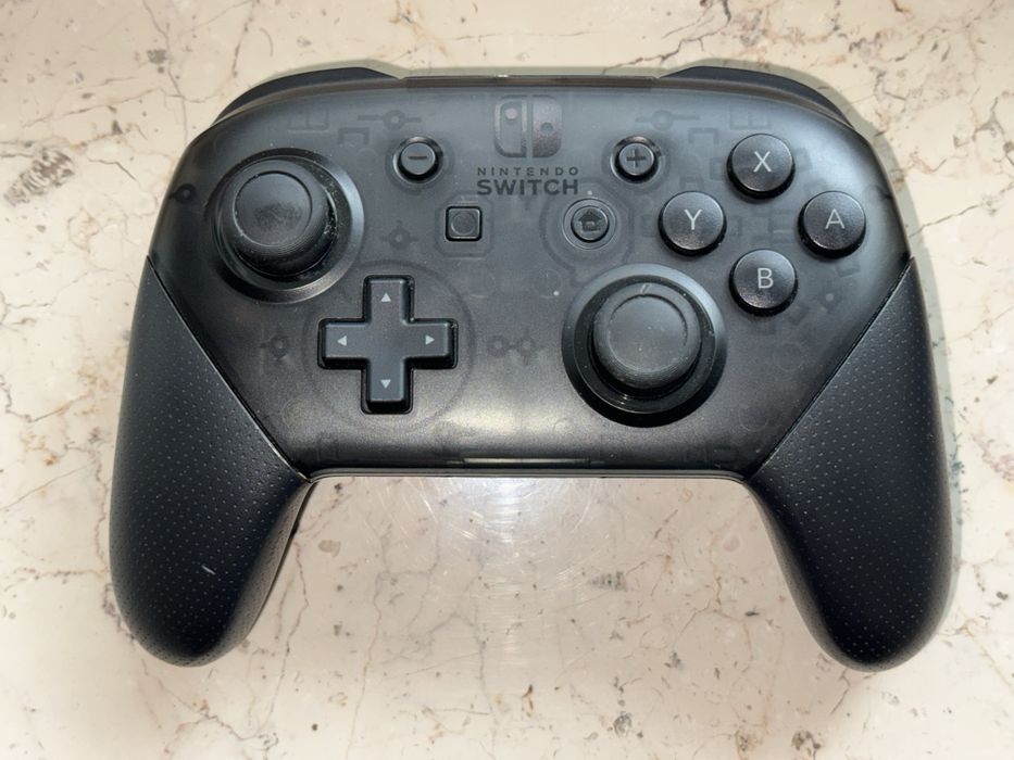 Oryginalny Nintendo Switch Pro Controller - pad do Nintendo Switch