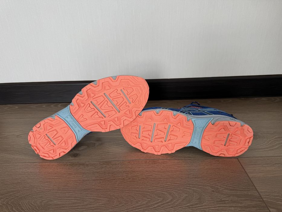 Трекінгові кросівки Asics 40-40.5 розмір