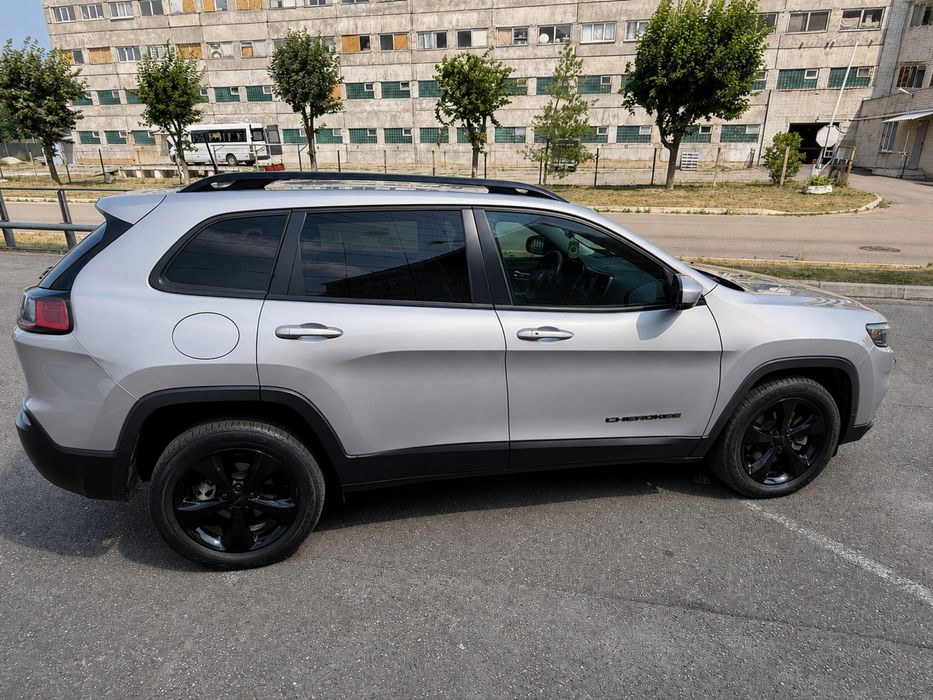 Jeep cheroki черокі 2020
