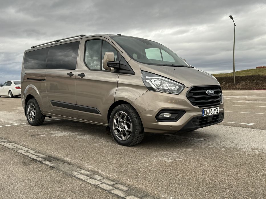 Wynajem  9 osobowego busa plus box na narty 500 l
