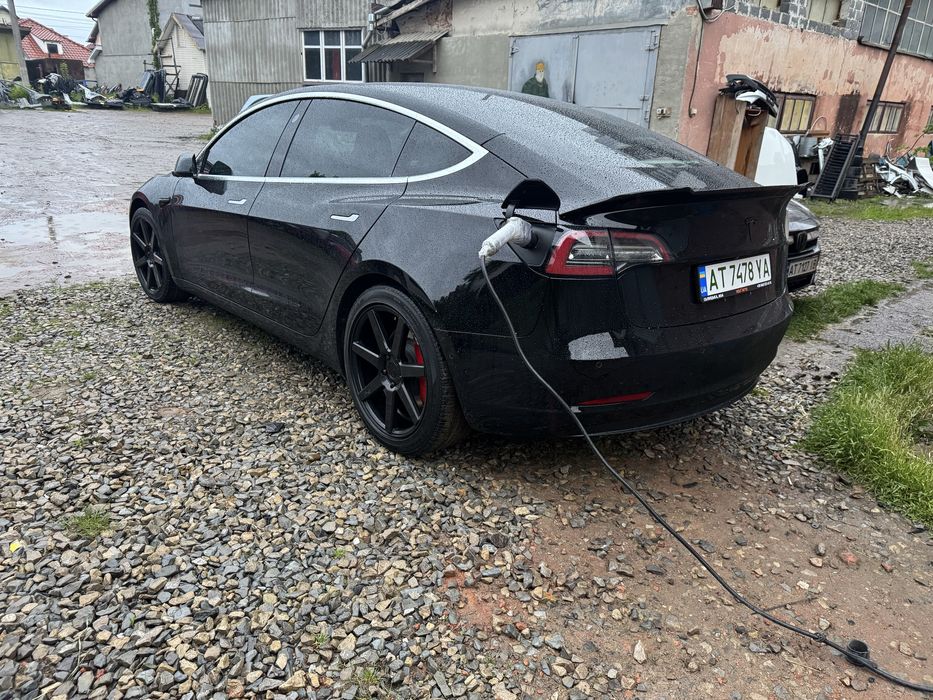 Tesla 3  оренда 450 км лонг рендж