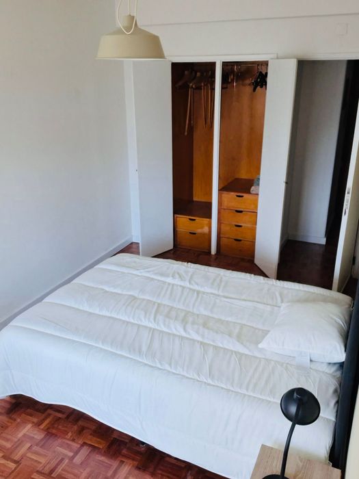 Aluguer de quarto em Cacilhas junto a transportes publicos